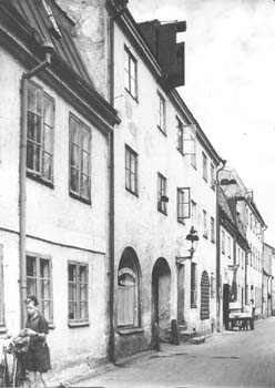 Trevåningshuset närmast, J H Dahlsgatan 10, Kristianstad.