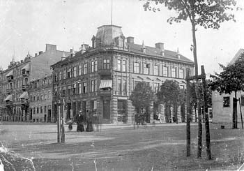 Hörnhuset, på tomtens östra del, Östra Boulevarden 28-Nya Boulevarden, Kristianstad, sen. 1915.