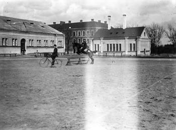 Stallbyggnad och äldre skosmedja, Kristianstad, senast omkr. 1900.
