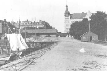 båthus (vid sedermera Tivolibadsgatan), fr. SV, 1902.