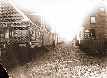 Cederbergs gränd - Sjögatan 7A-E, Åhus, ev. senast omkr. 1915.
