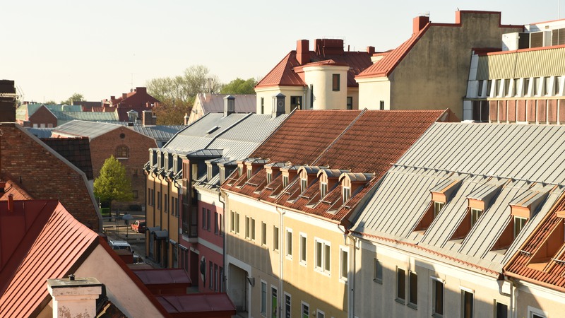 Bild på takåsar i stadsmiljö, Kristianstad