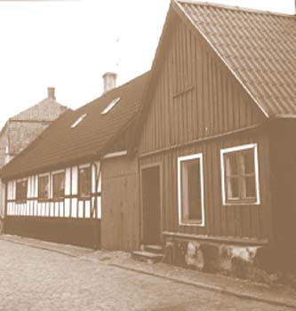Bagaren 3. Båda husen, Companiegatan 1, tidigast 1970-taet. (SAG)