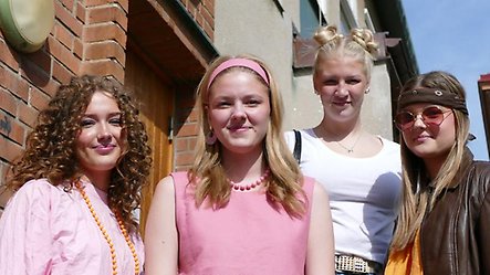 Agnes Palm, Ida Gustafsson, Olivia Arvidsson och Agnes Hagestig, går frisörutbildningen på C4-skolan. 