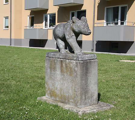 Skulpturen Björn av Lars J Andersson
